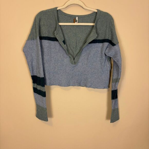Free People Sweaters - Free People Blue & Green Colorblock V Neck Cropped Wool & Cashmere Sweater Small